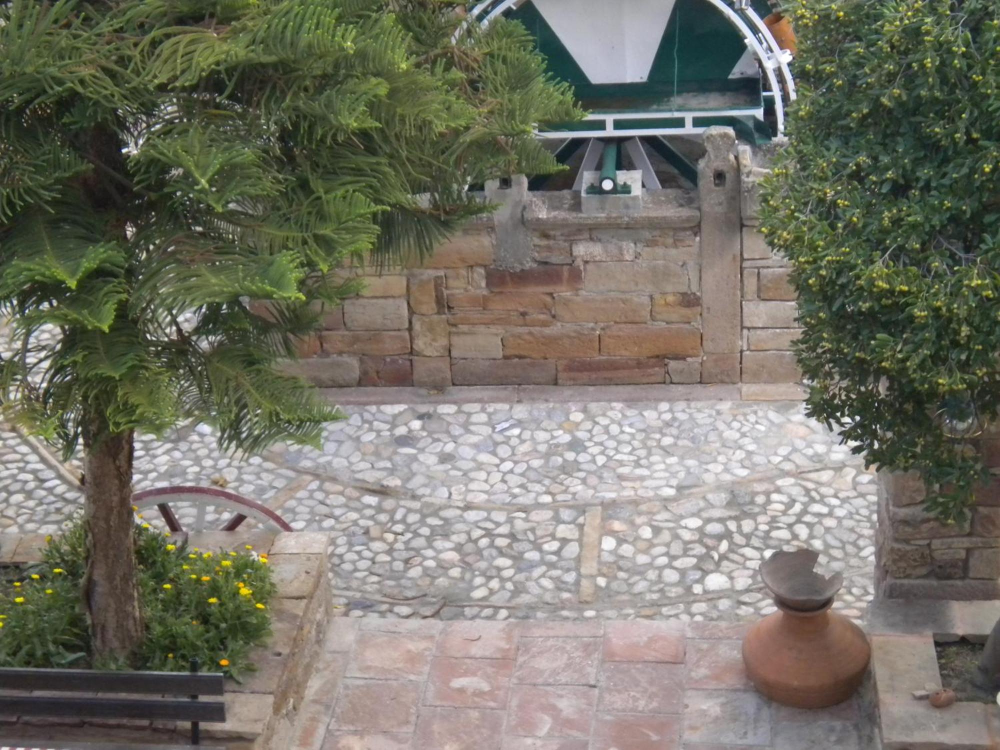 Topakas House Kampochora  ภายนอก รูปภาพ