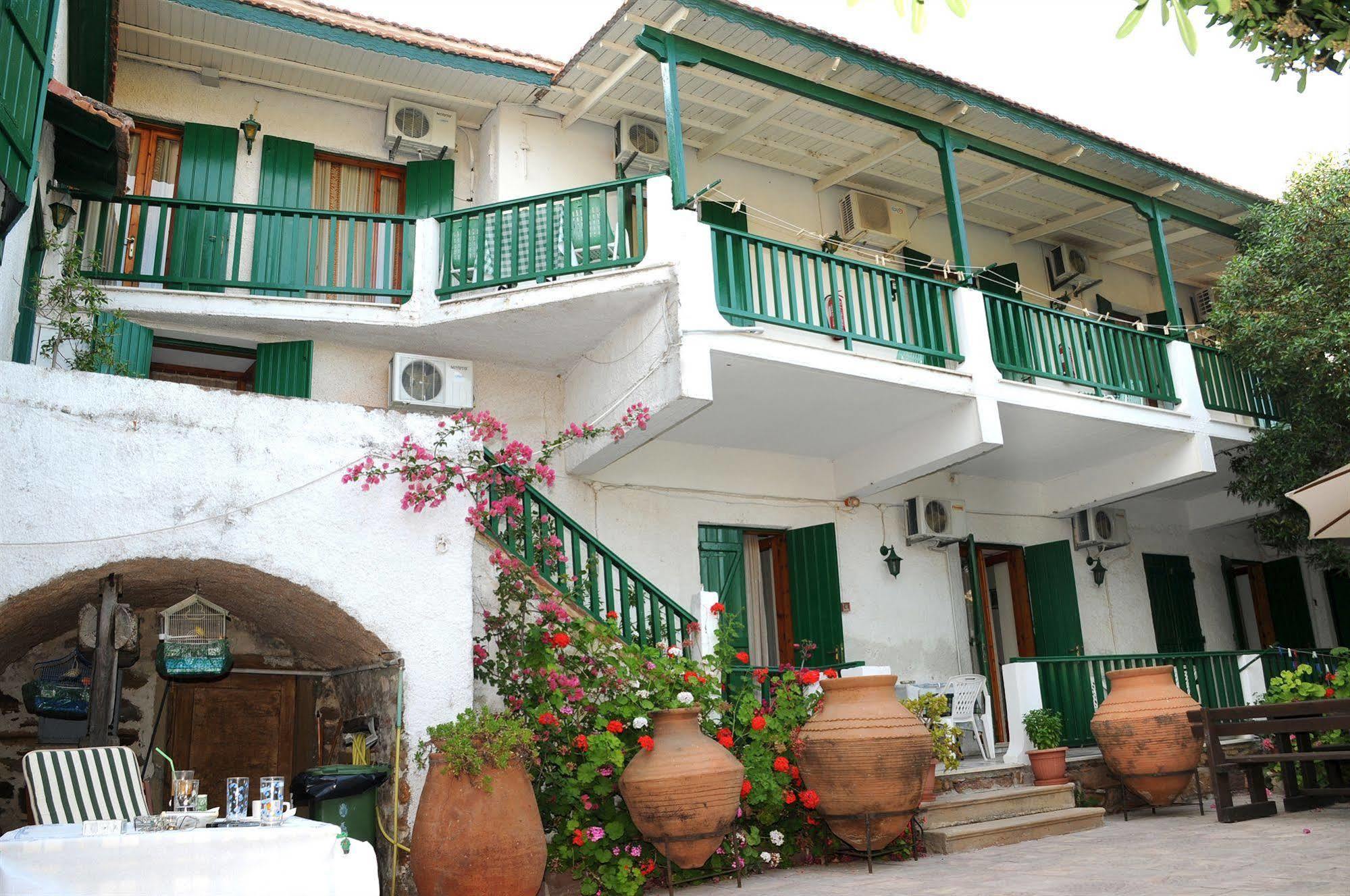 Topakas House Kampochora  ภายนอก รูปภาพ