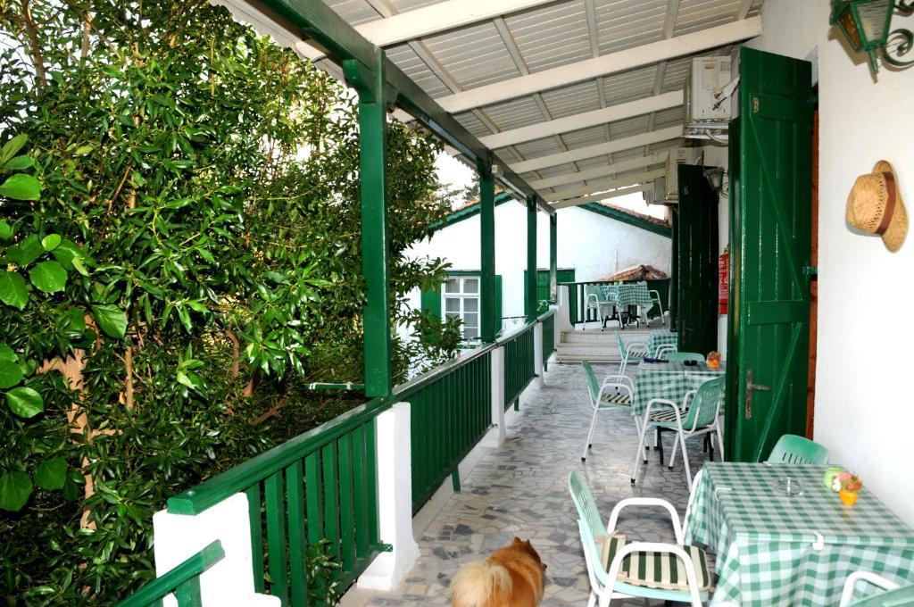 Topakas House Kampochora  ภายนอก รูปภาพ